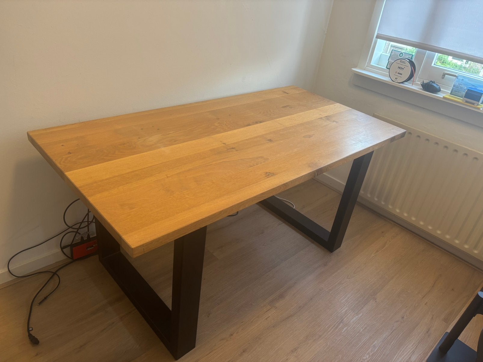 Eikenbouten bureau met zwartmetalen poten, Huis en Inrichting, Ophalen, Zo goed als nieuw