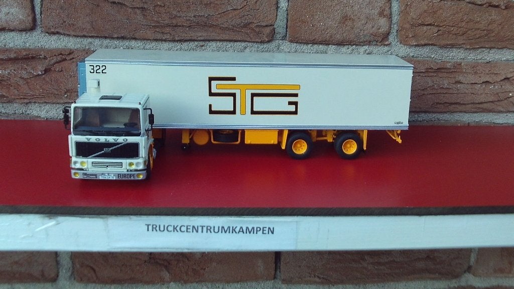 WSI  Volvo  F10  4 x 2 + Reefer  Trailer  van  STG  Autier., Hobby en Vrije tijd, Modelauto's | 1:50, Ophalen of Verzenden, Nieuw