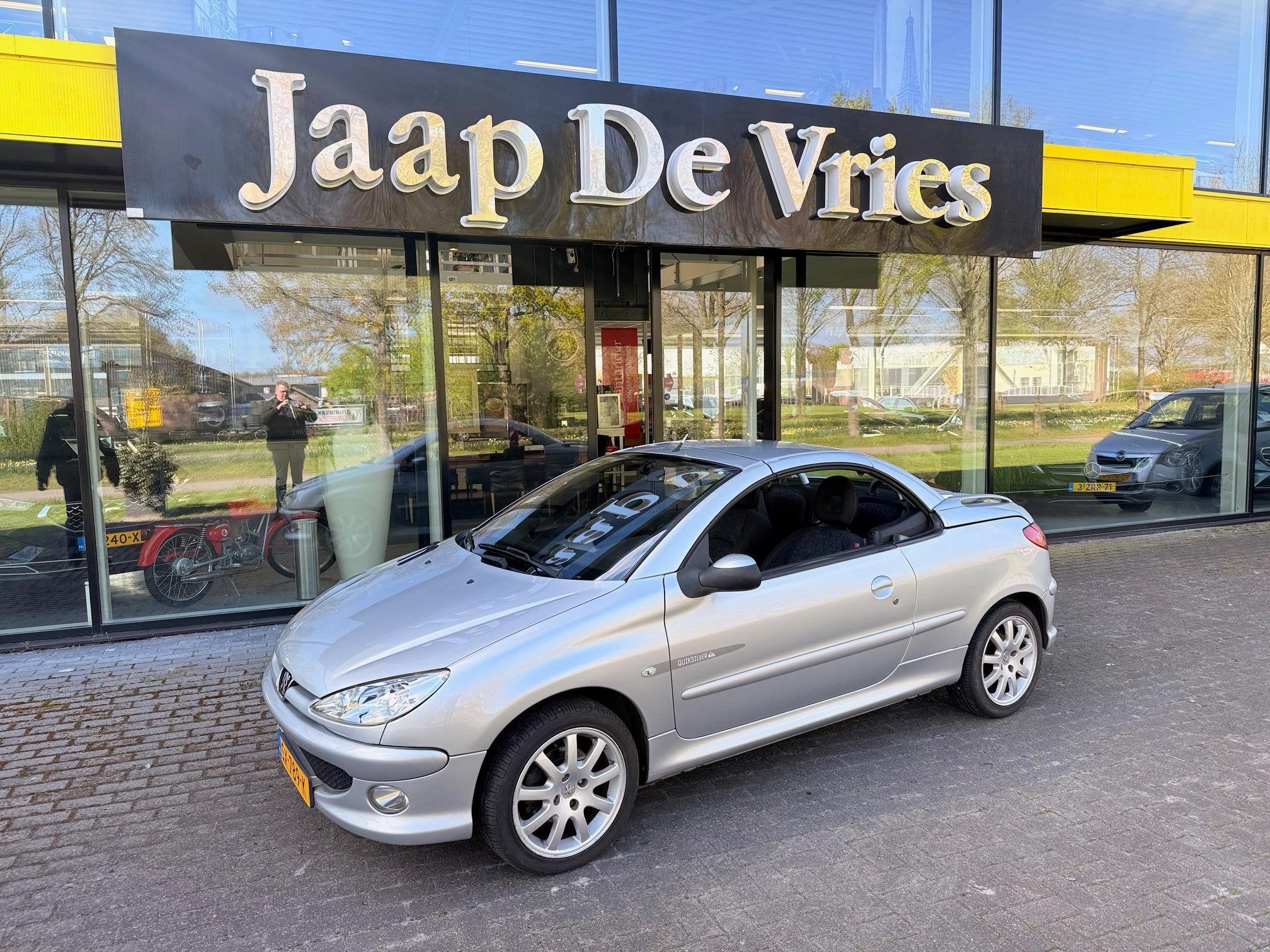 Peugeot 206 1.6-16V Quiksilver, Auto's, Peugeot, Voorwielaandrijving, Stof, Gebruikt, 4 cilinders
