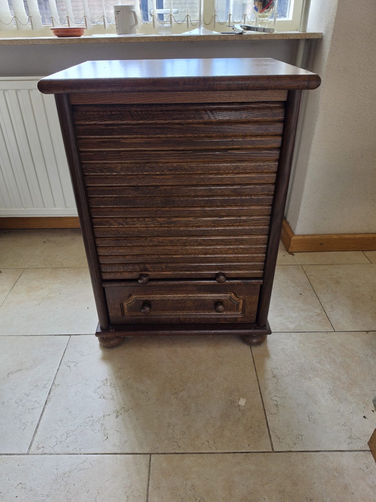 Vintage houten stereotorenkast met rolluik en lade, Ophalen