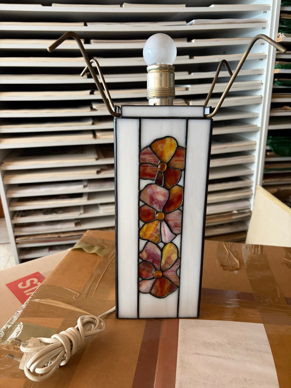Bijzondere vintage handgemaakte Tiffany-stijl tafellamp, Ophalen of Verzenden