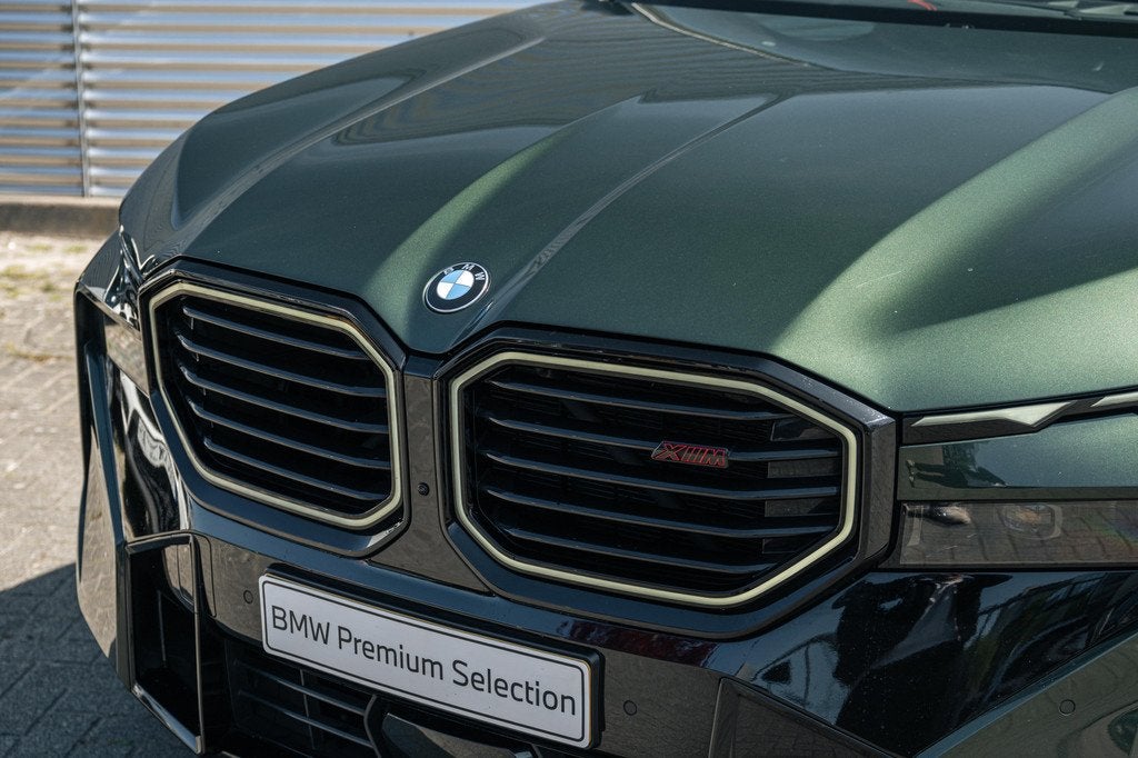 BMW XM PHEV Label Red Automaat / Trekhaak / Comfort Access /, Auto's, BMW, Gebruikt, Met garantie (alle), 4395 cc, Hybride Elektrisch/Benzine