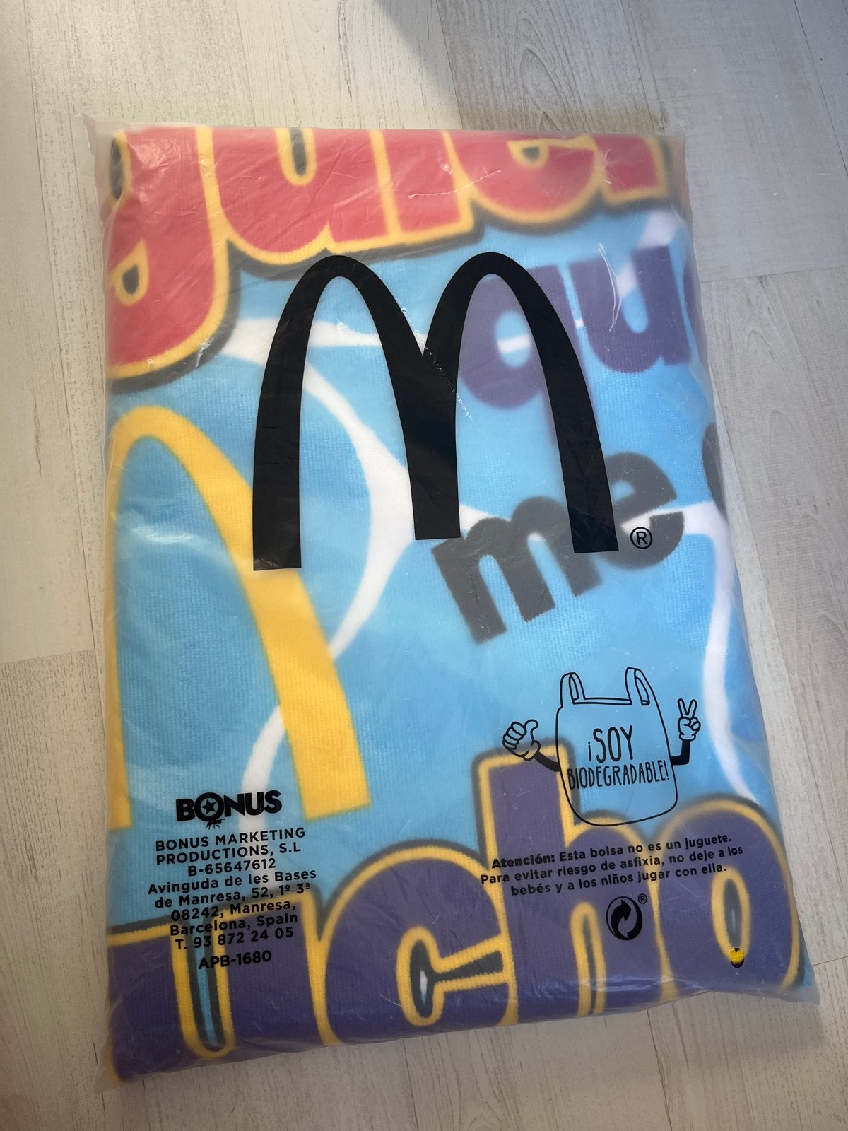 Nieuw McDonald's strandlaken/handdoek - Biodegradable, Ophalen of Verzenden, Nieuw