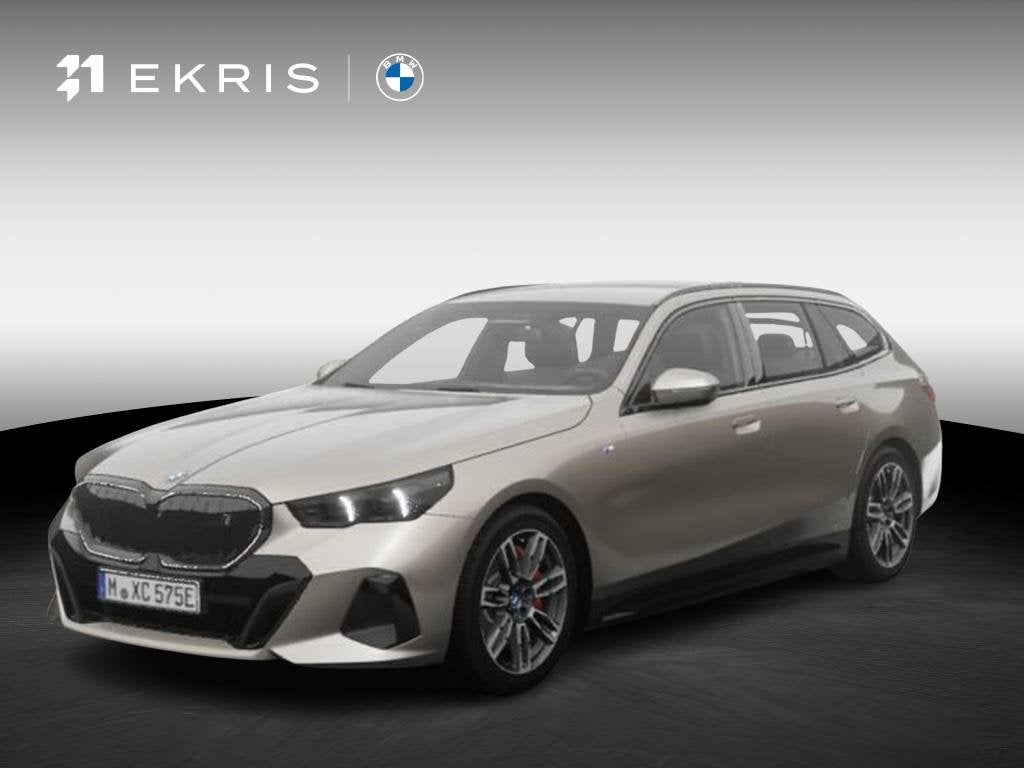BMW i5 Touring eDrive40 M Sport Edition | M Sport package |, Zwart, Met garantie (alle), 560 km, 1500 kg