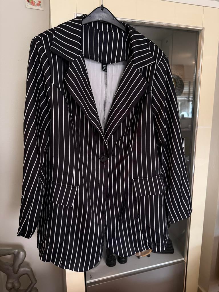 Shein gestreepte blazer maat 48, Kleding | Dames, Grote Maten, Ophalen of Verzenden, Zo goed als nieuw, Zwart, Jasje of Colbert