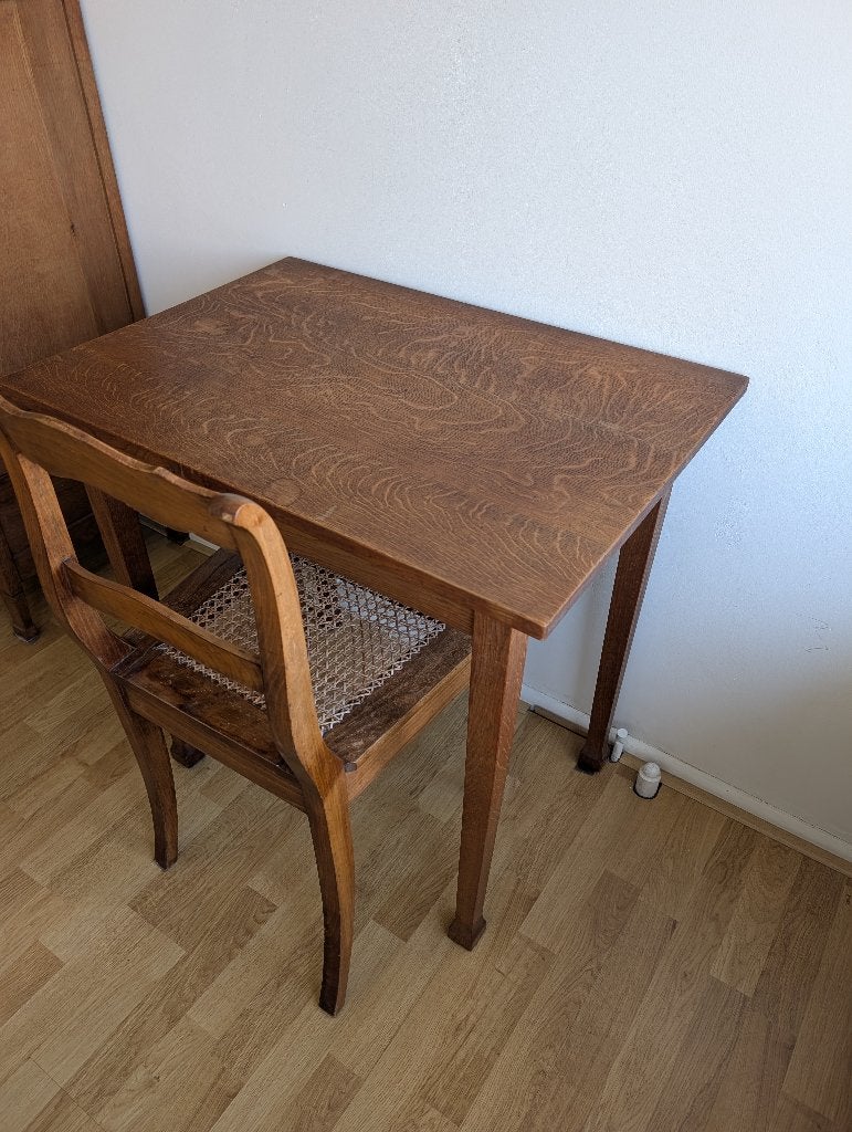 Tafel met vintage stoel, Ophalen