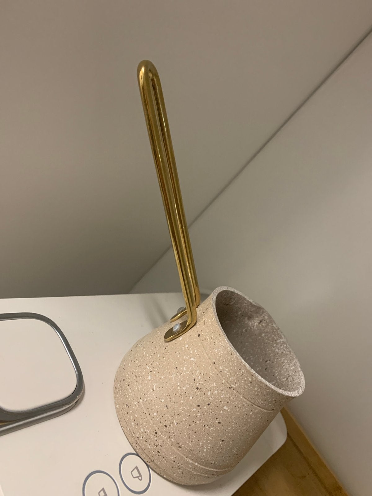 Stijlvolle sauspan met gouden handvat, Beige, Overige typen, Ophalen of Verzenden, Zo goed als nieuw