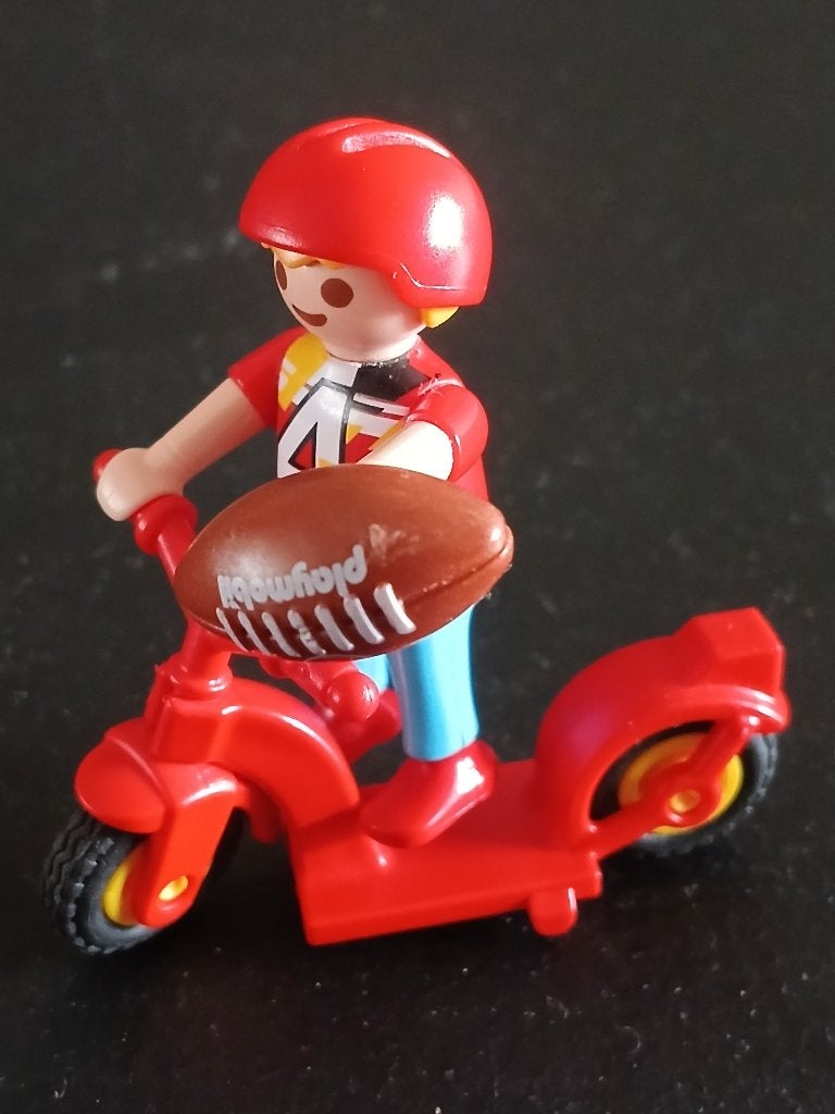 Playmobil 6805 Jongen met step en rugbybal, Ophalen, Complete set, Zo goed als nieuw, City action