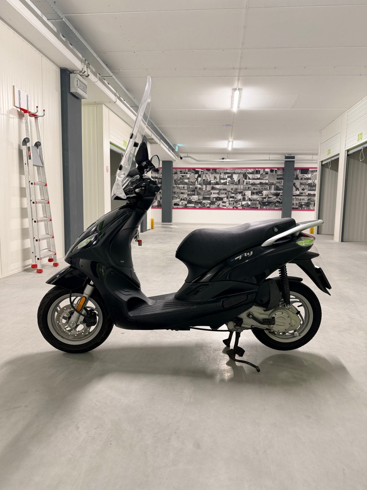Piaggio Fly Scooter - Zwart, Goede Staat, Fietsen en Brommers, Scooters | Piaggio, Ophalen, Gebruikt, Fly, Benzine