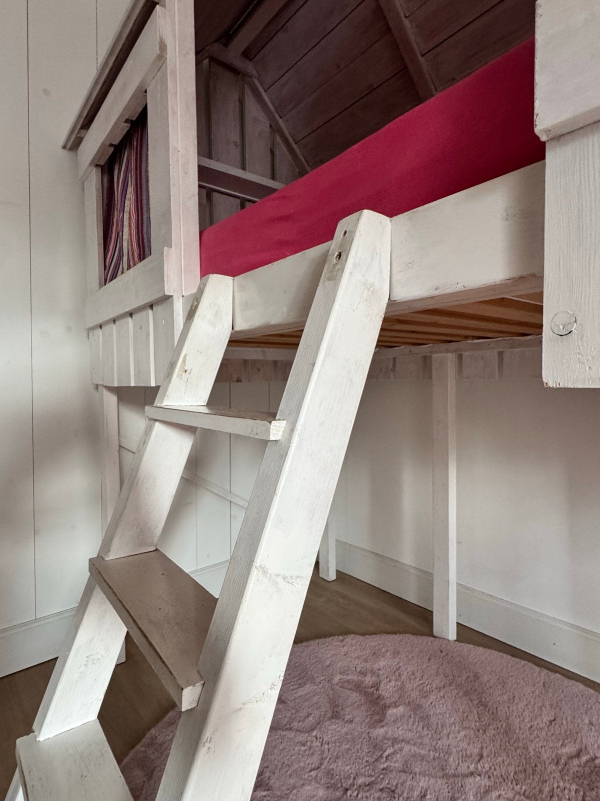 Foto 4 van Uniek Huisjesbed / Hoogslaper voor Kinderkamer