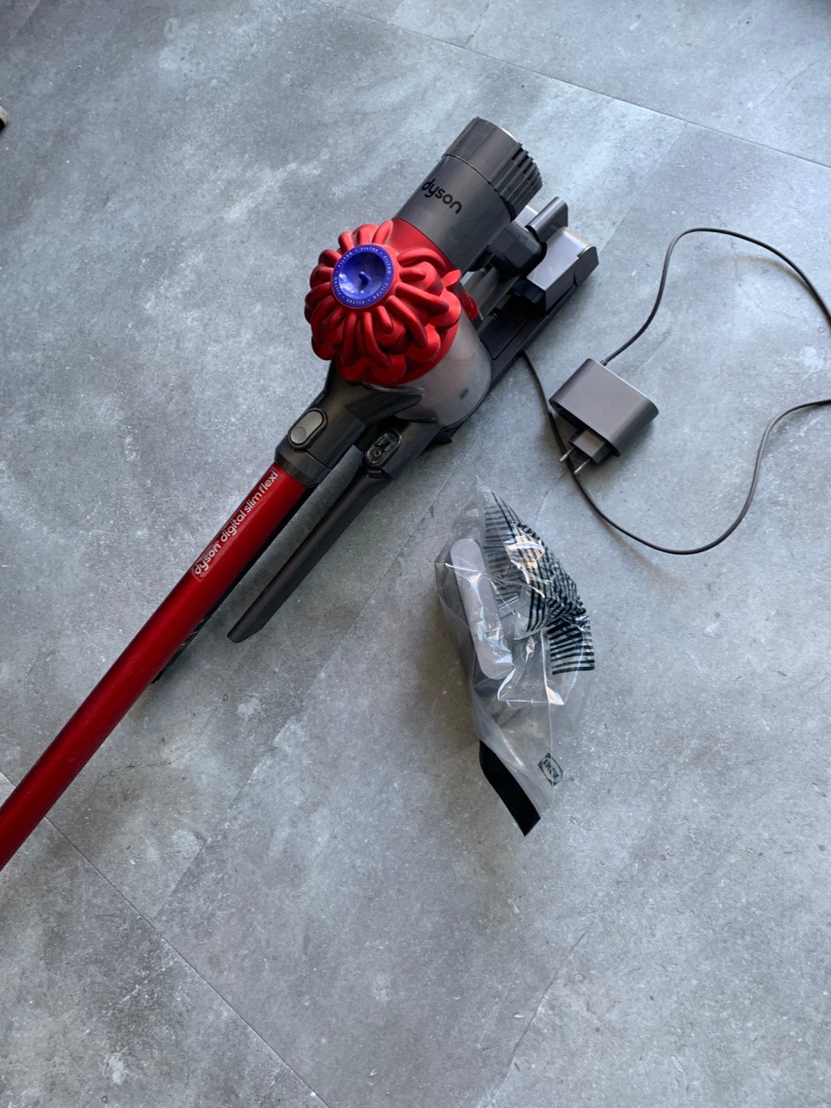 Dyson V6 steel stofzuiger (SV03) accu oud., Witgoed en Apparatuur, Stofzuigers, Ophalen of Verzenden, Gebruikt