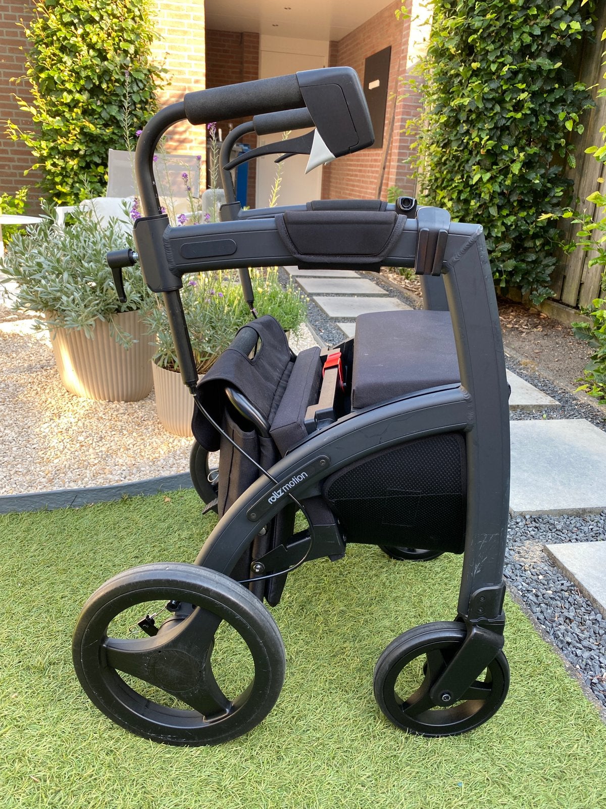 Rollz Motion 2.1 (rollator en duwrolstoel in één), Ophalen, Opvouwbaar, Zo goed als nieuw