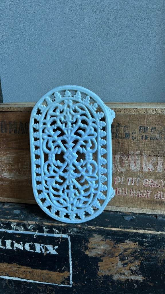 Frans geëmailleerde onderzetter wit, Ophalen of Verzenden