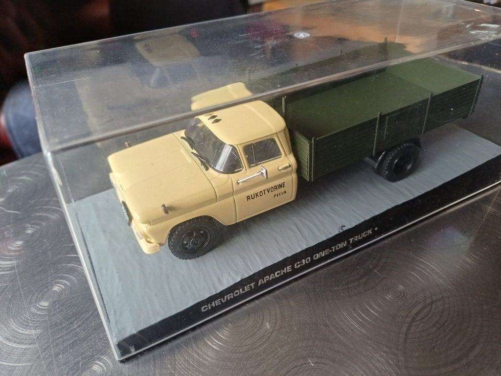 Chevrolet Apache C30 One-Ton Truck 1:43, Ophalen of Verzenden, Zo goed als nieuw, Auto, Overige merken