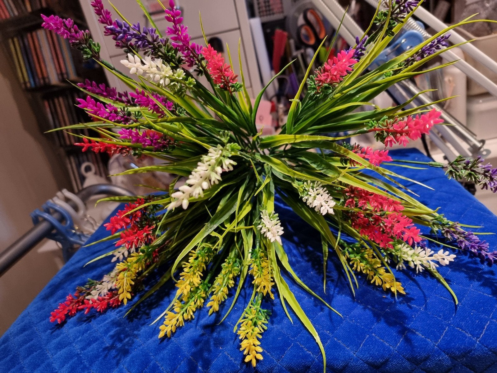 Bosje zeer mooie kunstbloemen - kleurrijk en onderhoudsvrij, Huis en Inrichting, Woonaccessoires | Kunstplanten en Kunstbloemen