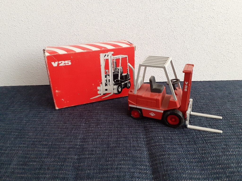 schaalmodel heftruck O&K v25, Ophalen of Verzenden, Zo goed als nieuw