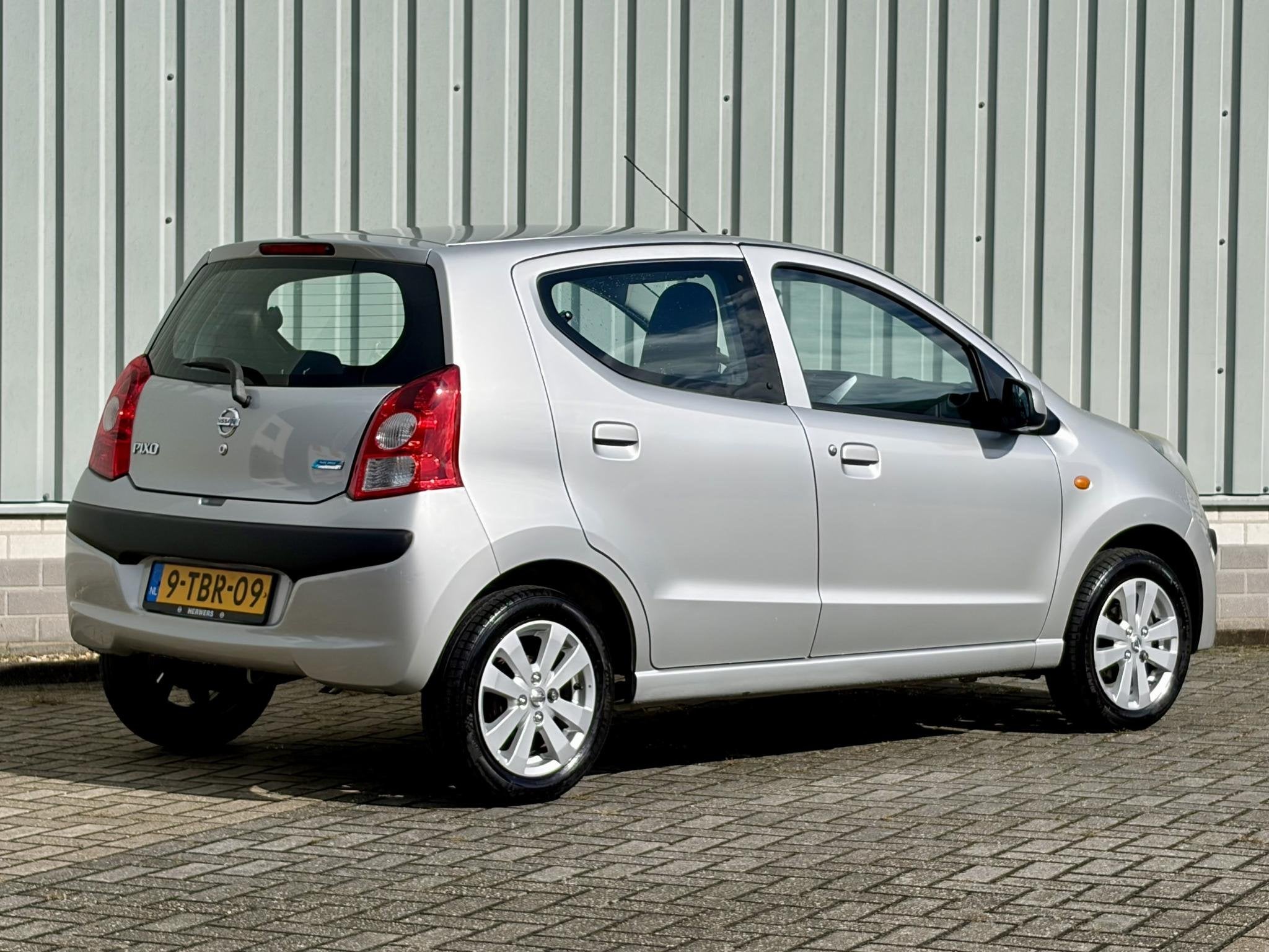 Nissan Pixo 1.0 Look S/S / Dealer Onderhouden / Weinig KM! /, Auto's, Voorwielaandrijving, Euro 5, Stof, Gebruikt