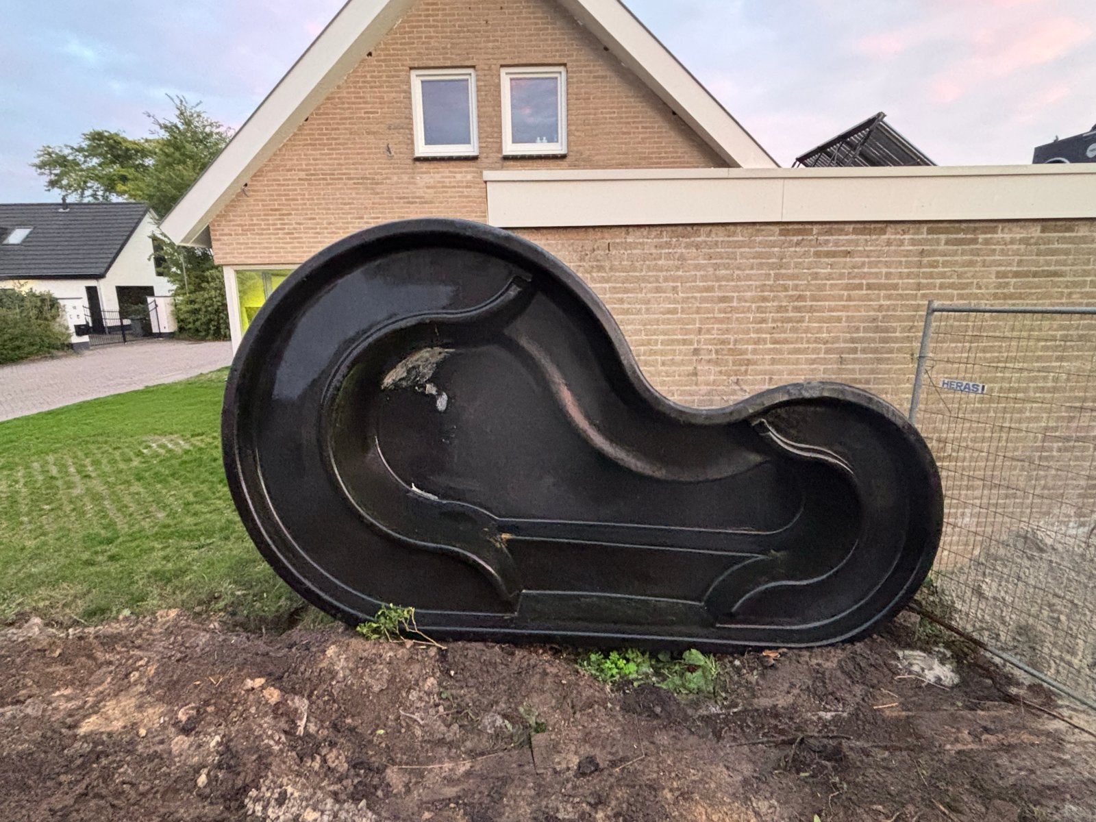 Vijver 4x2.3m, diepte 60cm, inhoud 3000 liter, Tuin en Terras, Ophalen, Gebruikt