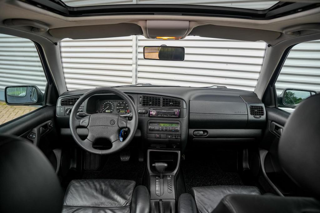 Volkswagen Golf 2.8 VR6 Schuifdak Stoelverw. Leer Airco UNIE, Auto's, Volkswagen, Stoelverwarming, Gebruikt, Blauw, 6 cilinders