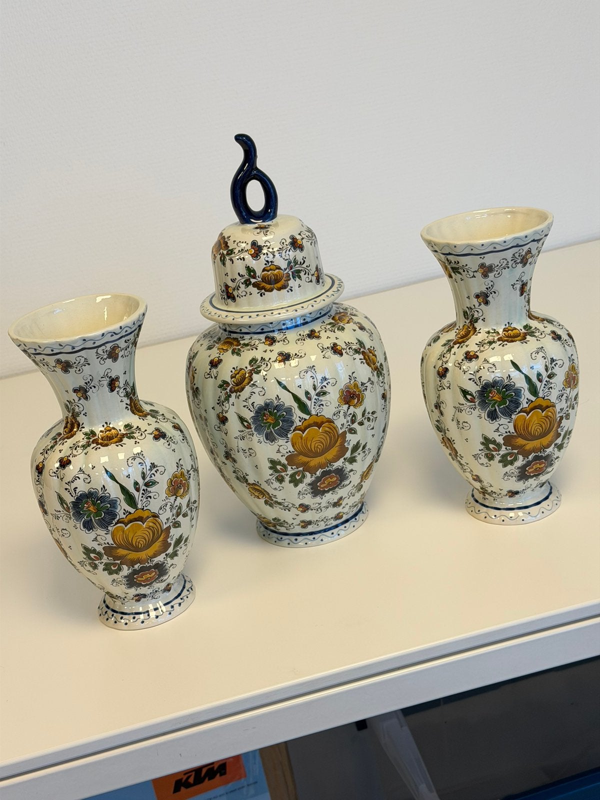 Delfts polychroom kaststel 3-delig vintage vazen dekselpot, Ophalen of Verzenden