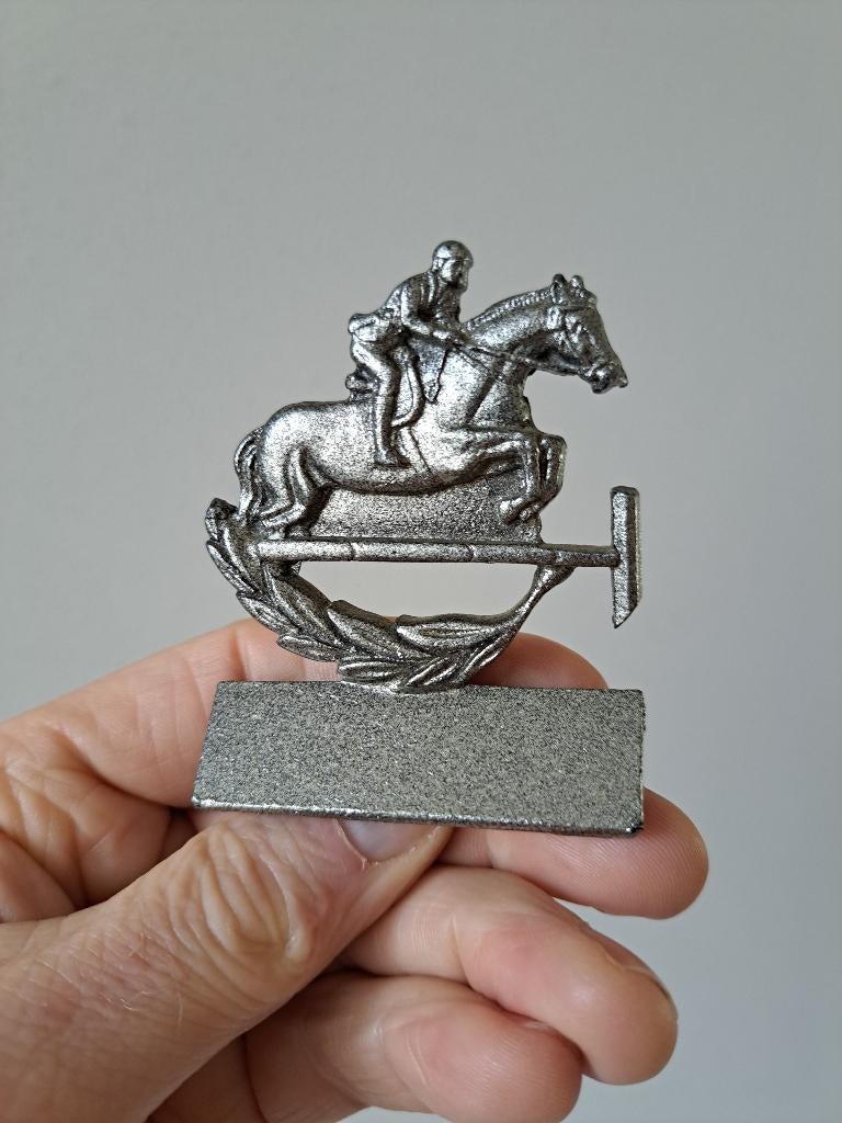 Springruiter jockey op paard, metaal 5.5x2x7cm, Ophalen of Verzenden, Zo goed als nieuw