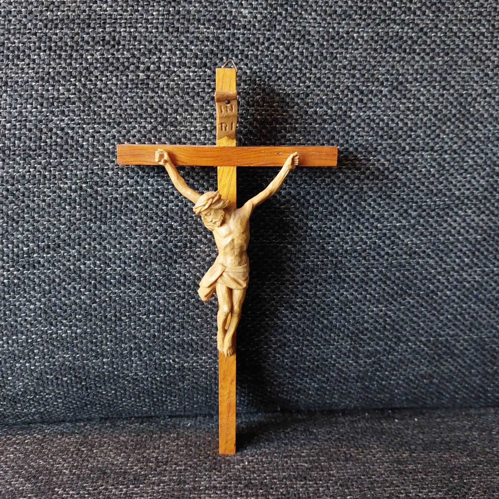 Houten Kruisbeeld met Jezusfiguur - Handgesneden, Ophalen of Verzenden