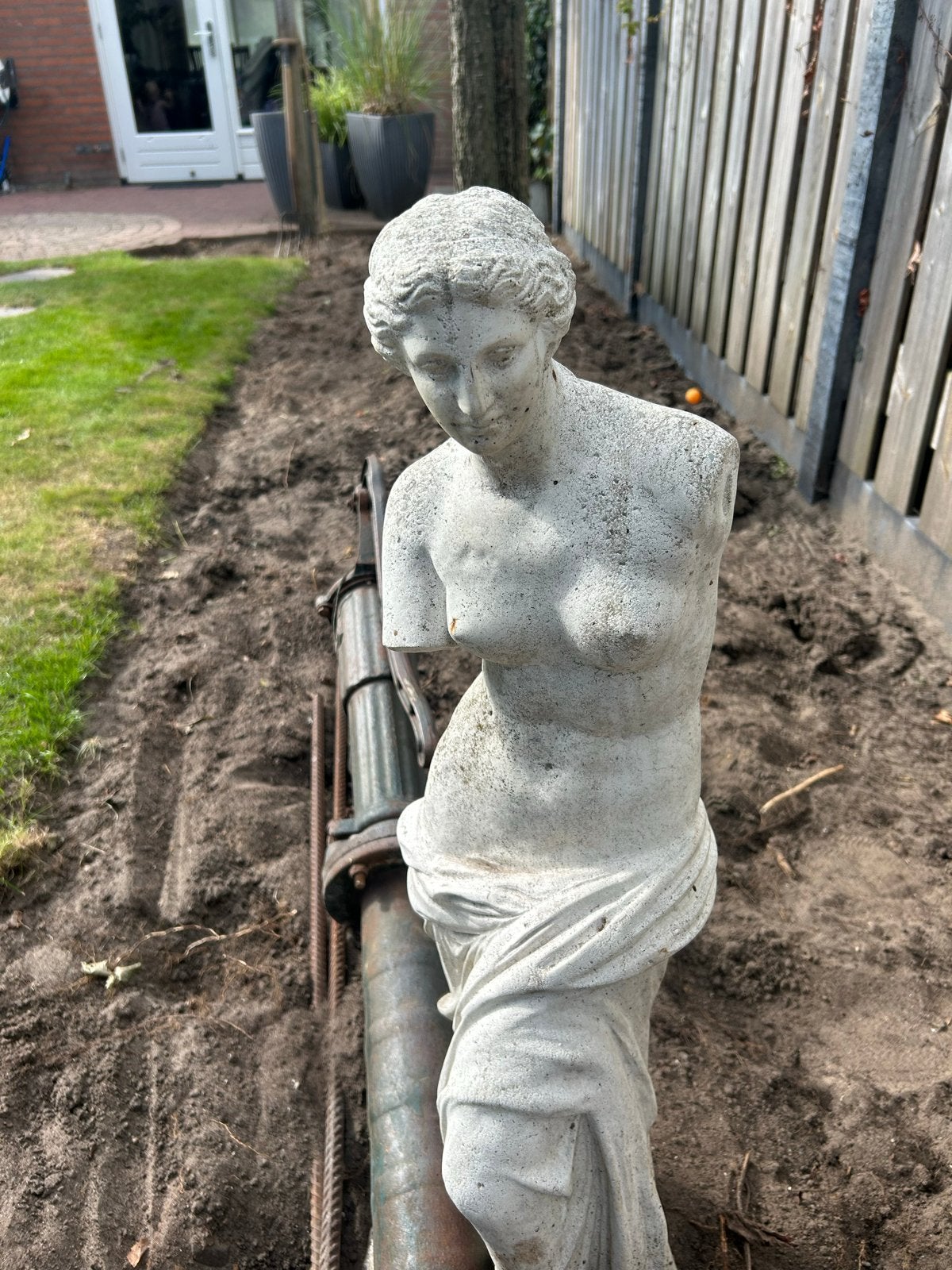 Klassiek Vrouwenbeeld - Tuinbeeld van Steen, Tuin en Terras, Ophalen, Gebruikt, Steen, Mensenbeeld