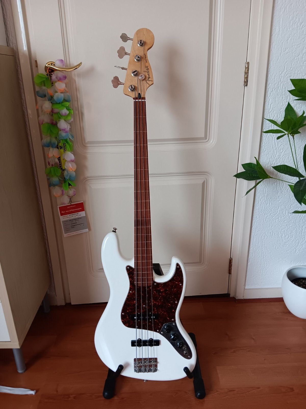 Fretless jazz-bass. Fender, All-parts,  BQMusic., Muziek en Instrumenten, Snaarinstrumenten | Gitaren | Bas, Ophalen, Zo goed als nieuw