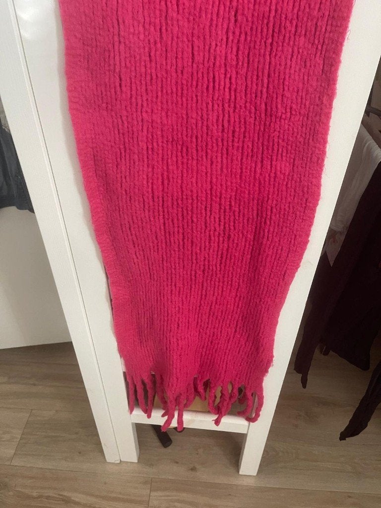 Mooi sjaal fuchsia/roze - nieuw, Nieuw, Ophalen of Verzenden, Onbekend, Maat 36 (S)