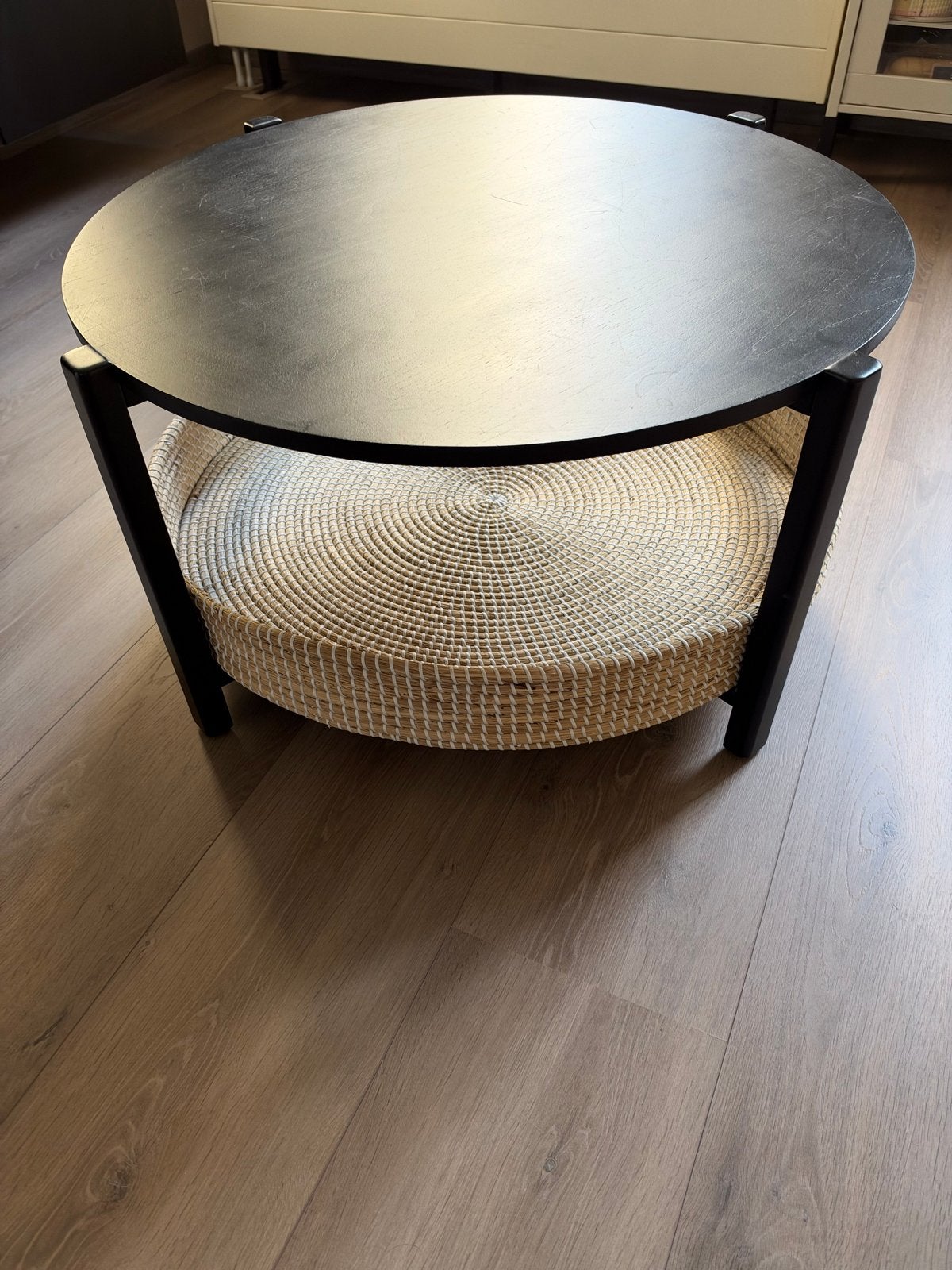 Salontafel met rieten mand, Huis en Inrichting, Ophalen, Overige materialen, Gebruikt, Rond