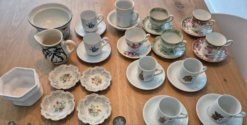 Antiek serviesgoed, diverse kopjes schoteltjes, Antiek en Kunst, Antiek | Servies los, Ophalen of Verzenden