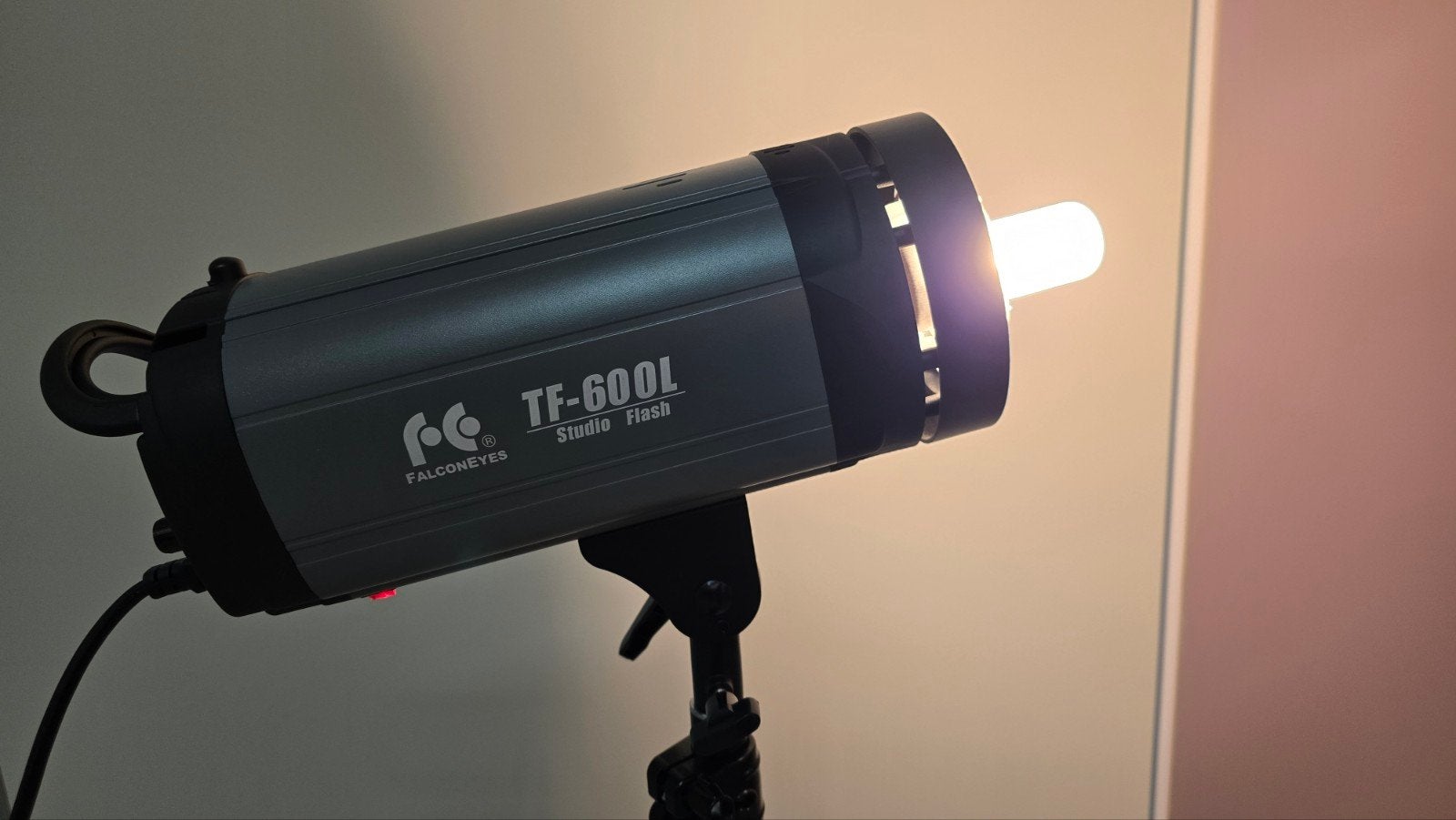 Falcon eyes flitser met lcd scherm, Dimbaar, Falcon Eyes, Ophalen of Verzenden, Zo goed als nieuw