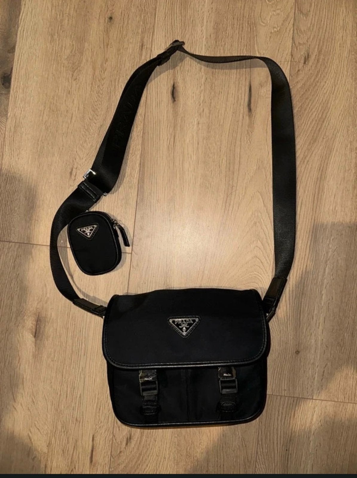 Re-Nylon and Saffiano leather shoulder bag Prada bag, Verzenden, Zo goed als nieuw, Zwart