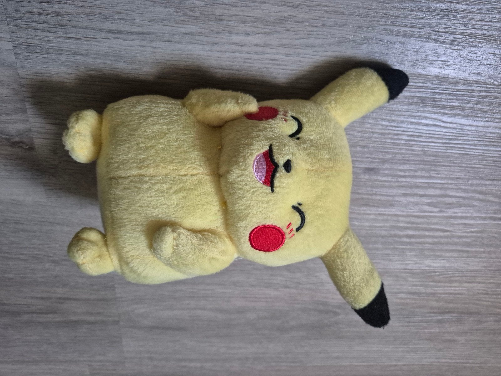 Pikachu knuffel Pokémon - Zo goed als nieuw, Geel, Overige typen, Ophalen of Verzenden, Klein (minder dan 20 cm)