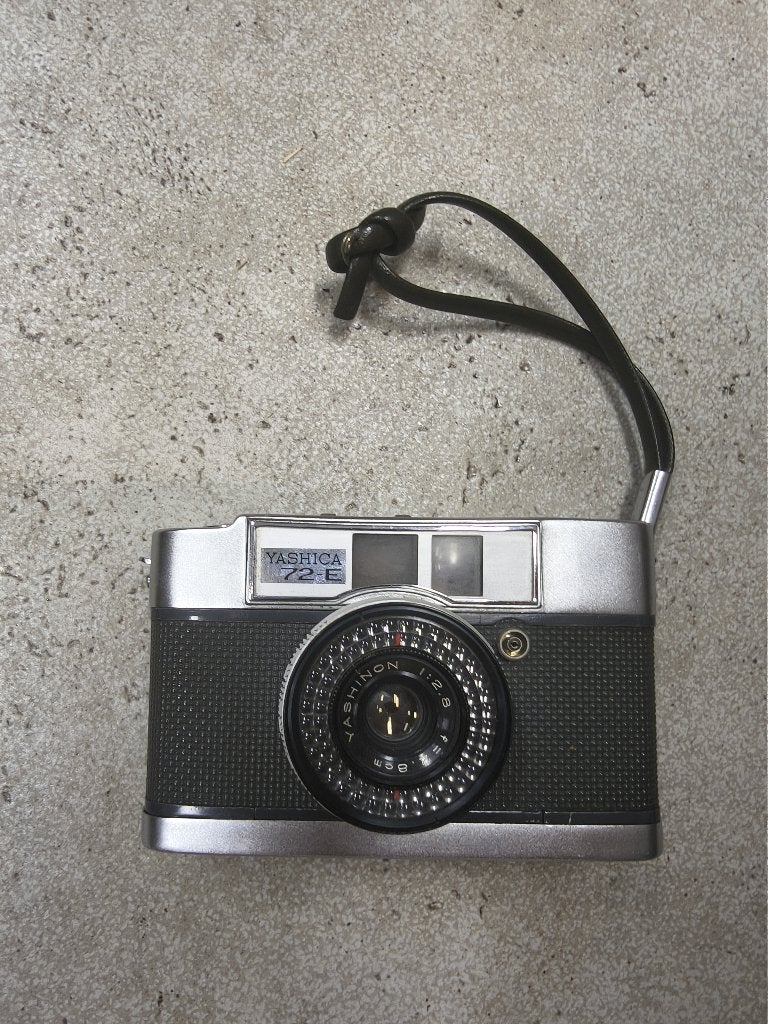 Diverse camera's en belichtings meter, Ophalen, Gebruikt, Compact, Overige Merken