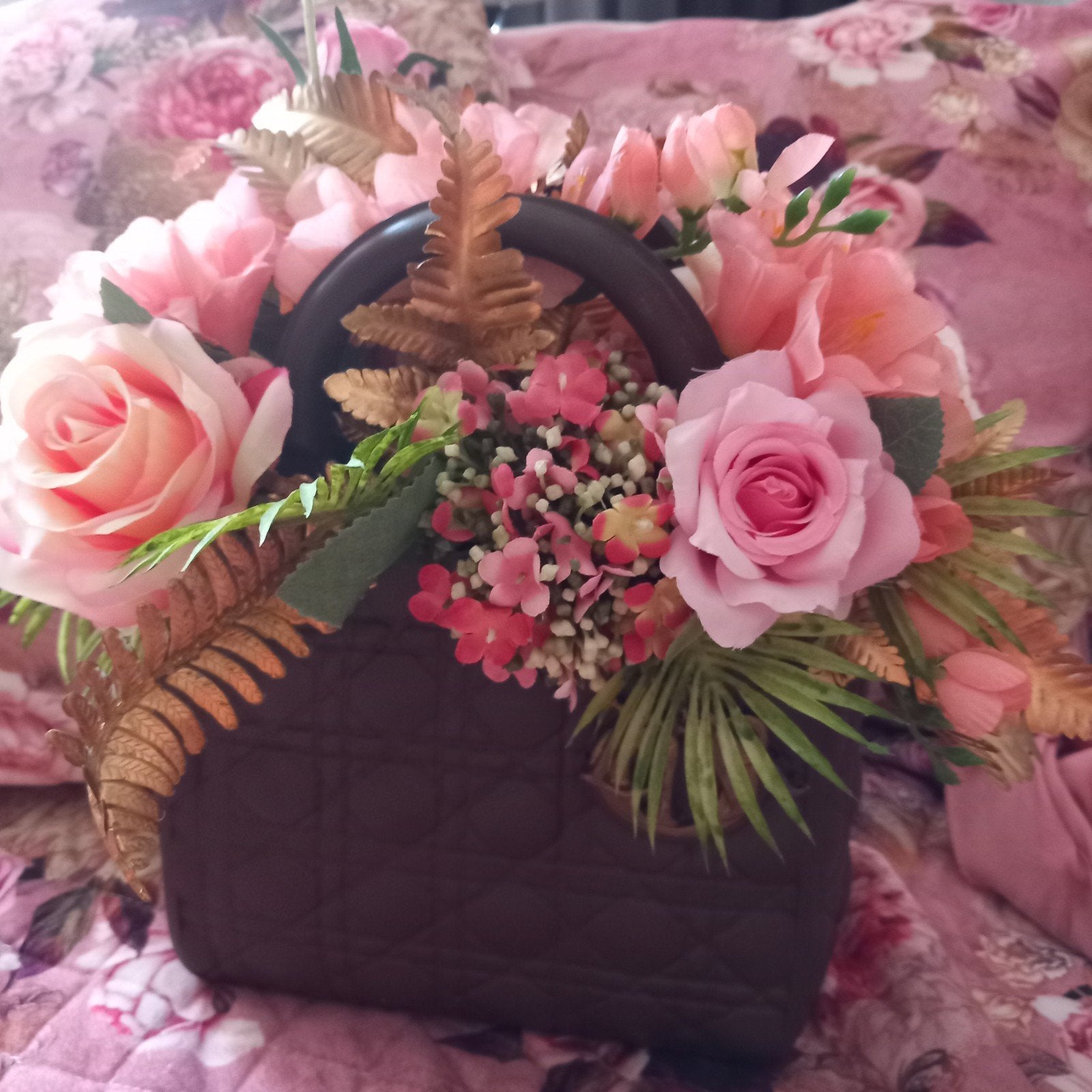 Prachtig opgemaakt zijdebloemen in vaas, Huis en Inrichting, Ophalen of Verzenden, Nieuw