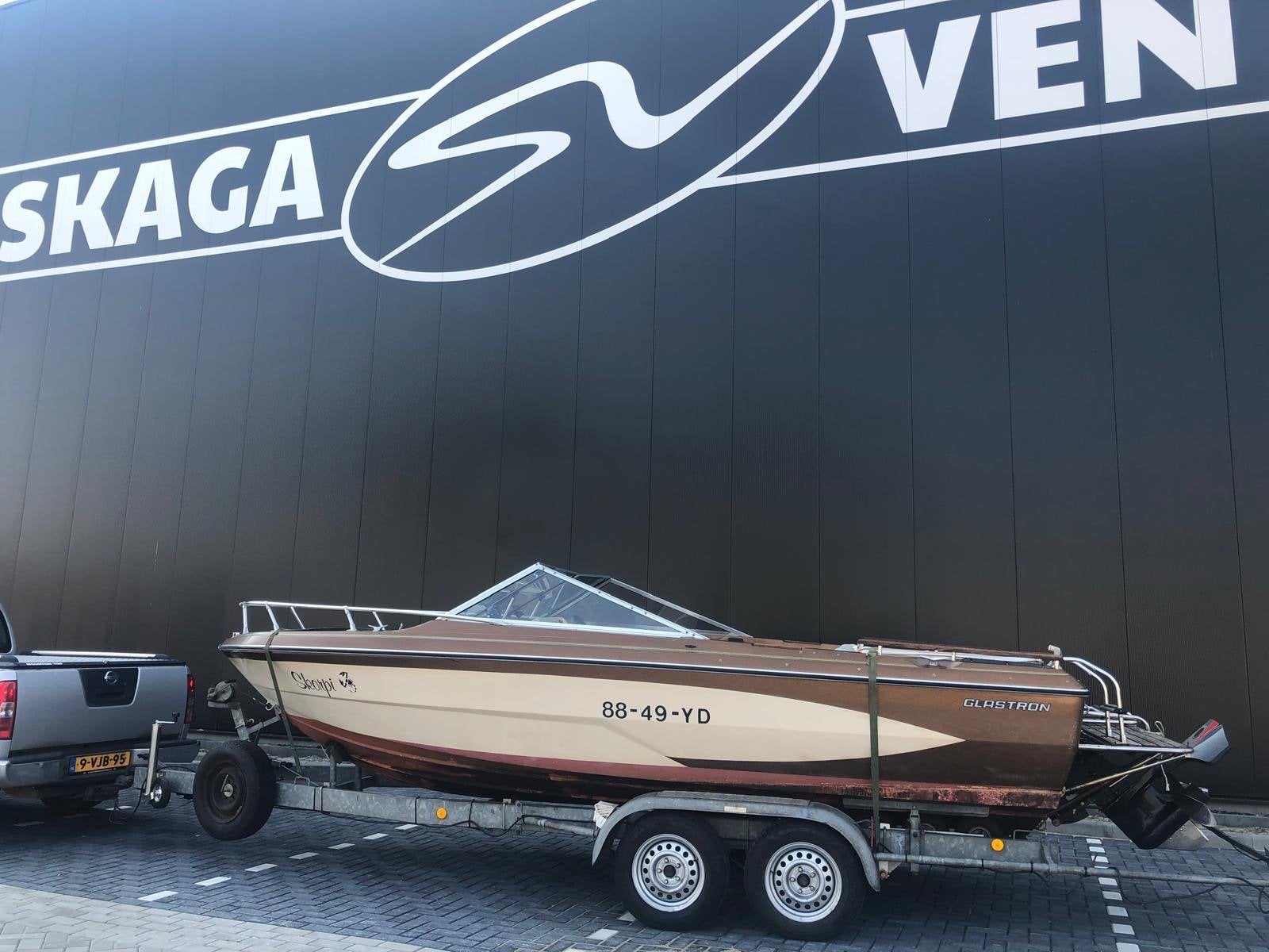 Glastron speedboot 194 XL uit 1979 met 165 pk motor, Watersport en Boten, Speedboten, Gebruikt, Overige merken, Benzine, 120 tot 200 pk