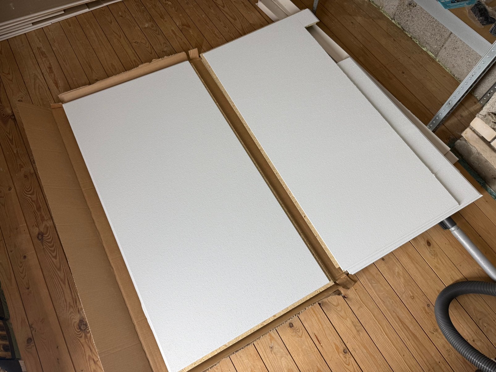 Agnes plafondplaten vochtbestendig - 2 hele en 2 bijna heel, Ophalen, Nieuw, Overige materialen, Minder dan 20 mm