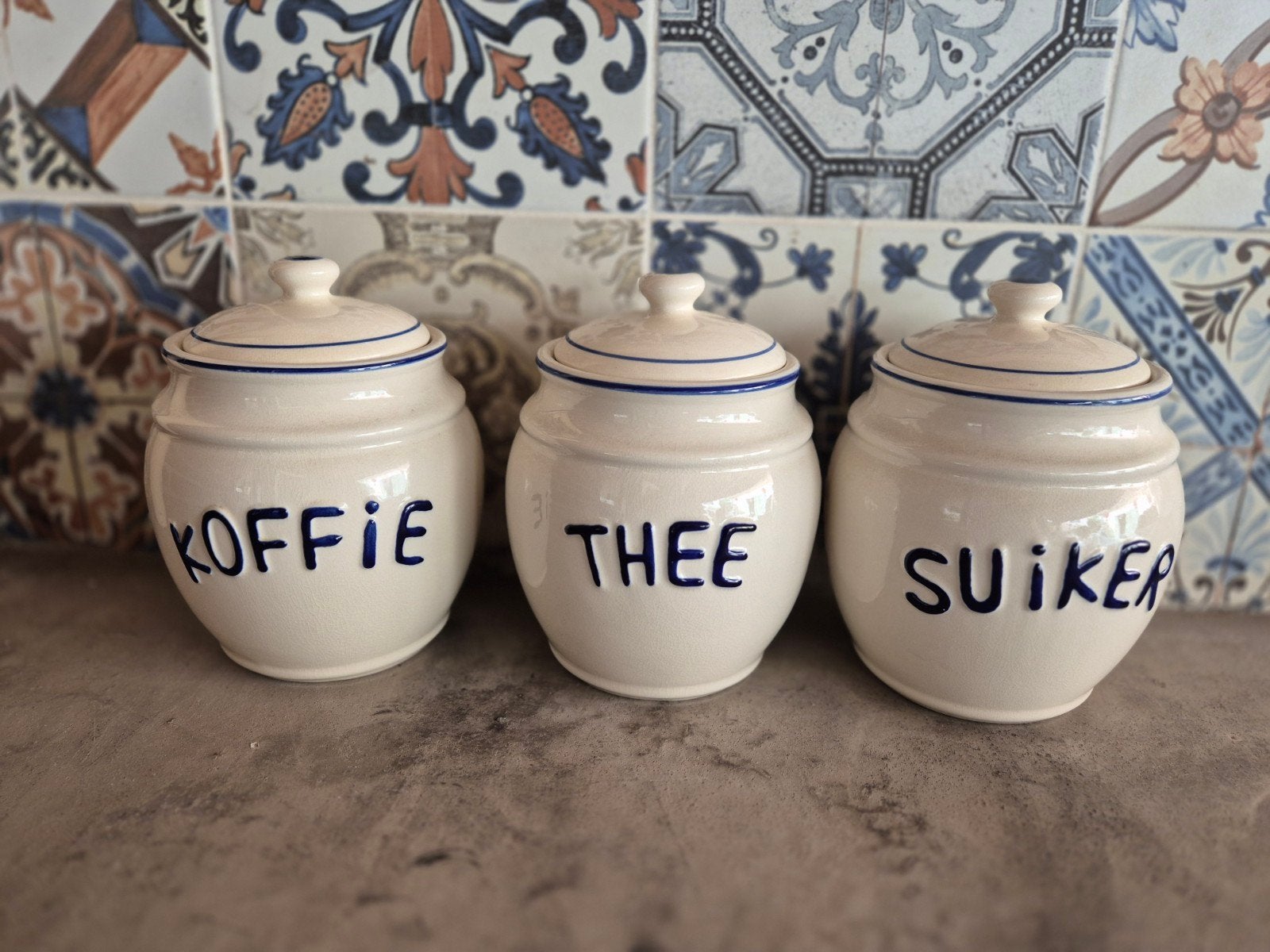Aardewerken koffie, thee & suiker bussen set., Ophalen