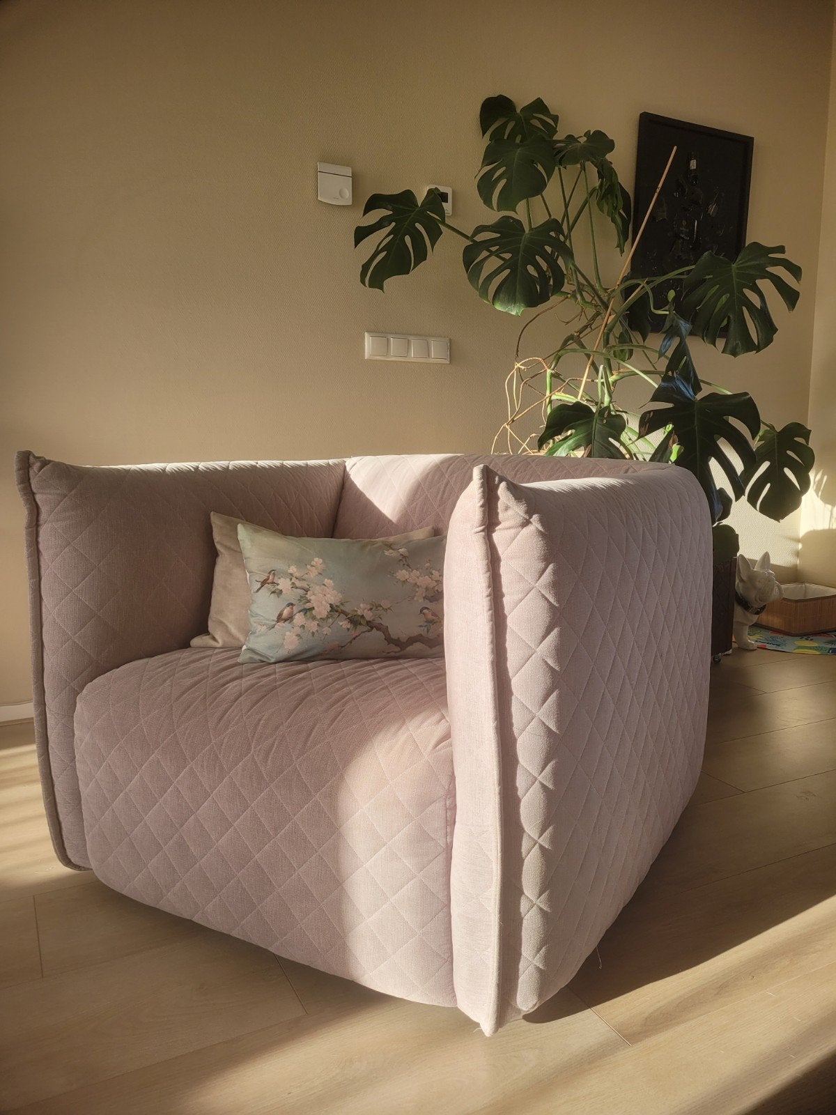Comfortabele roze fauteuil - Zo goed als nieuw, Huis en Inrichting, Fauteuils, Ophalen, 75 tot 100 cm, Zo goed als nieuw, Modern, comfortabel