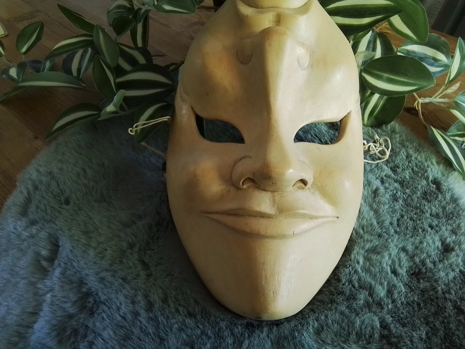 Houten masker/ 2 gezichten., Ophalen