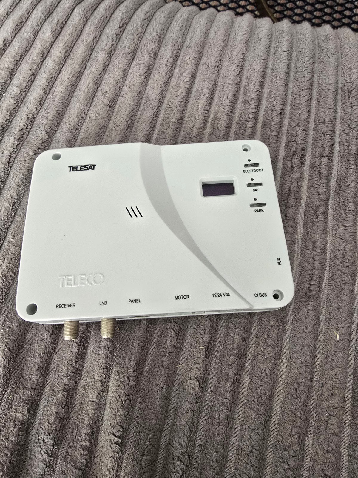 Teleco satellietschotel twinlnb met besturingseenheid, Ophalen, Zo goed als nieuw, (Schotel)antenne, Overige merken