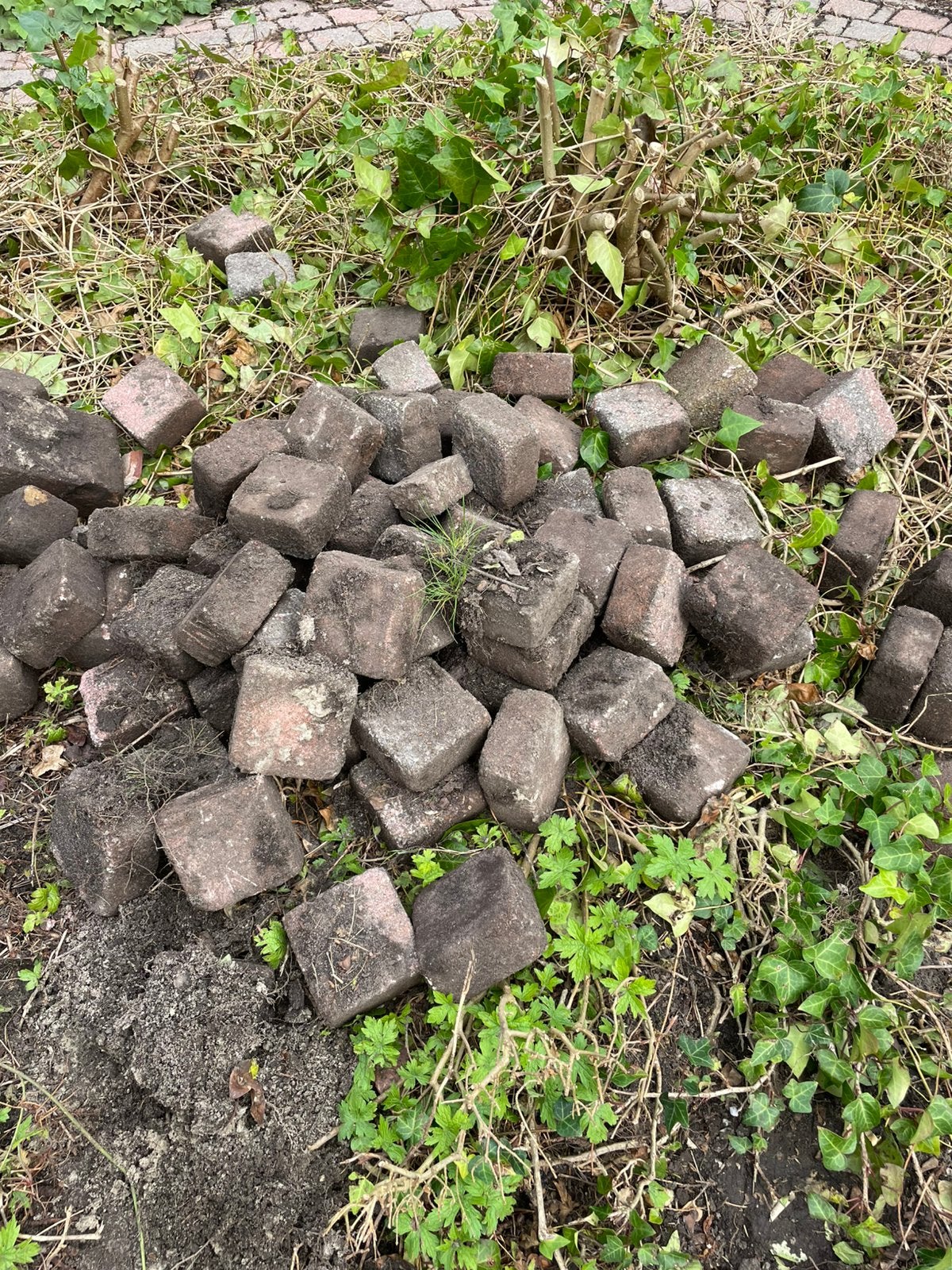 GRATIS op te halen koppelstones grijs en rood, Tuin en Terras, Ophalen, Overige materialen, Gebruikt, Overige typen