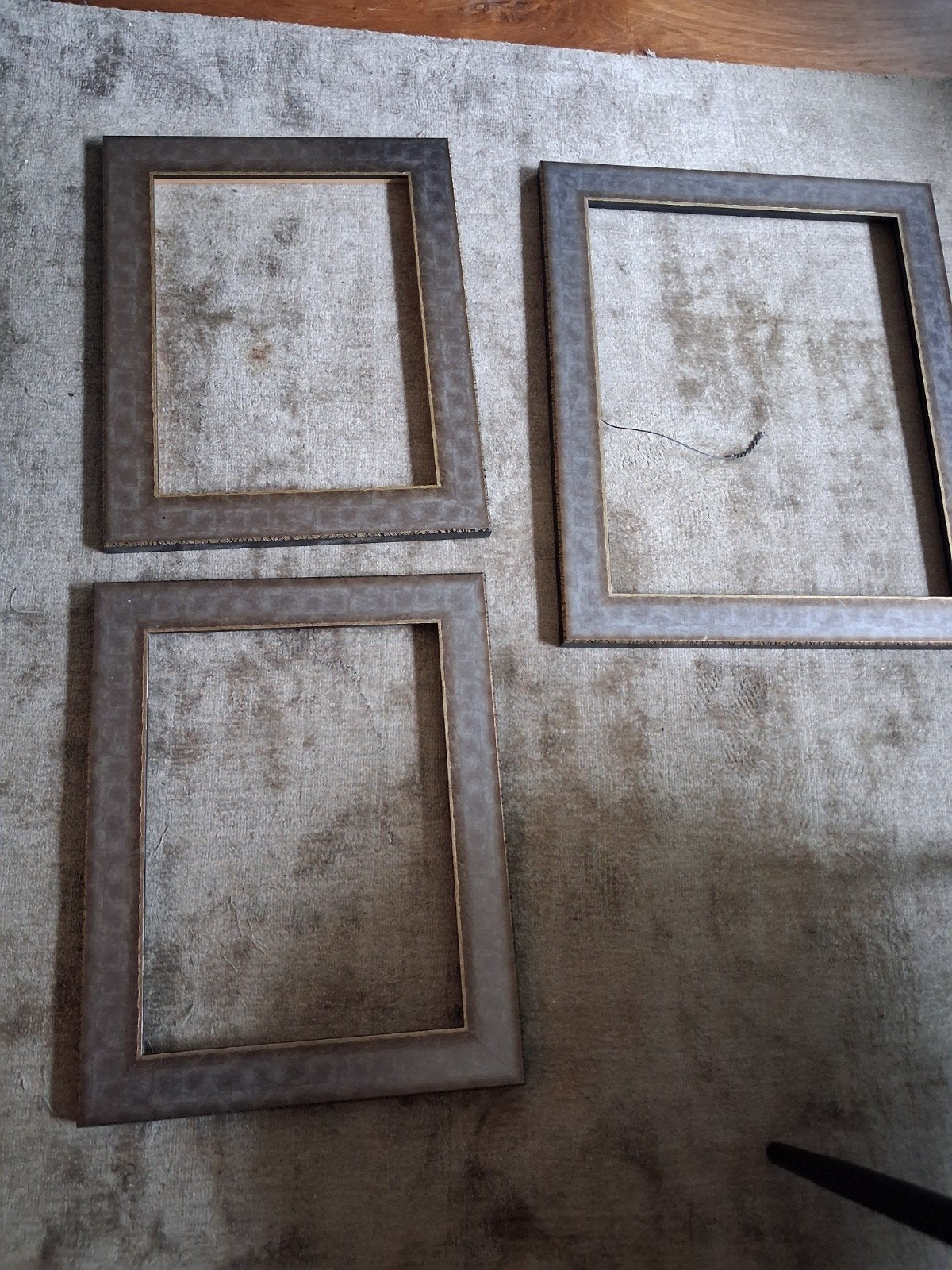 3 Houten lijsten van goede kwaliteit en onbeschadigd, Huis en Inrichting, Woonaccessoires | Lijsten, Bruin, Schilderijlijst, Hangend