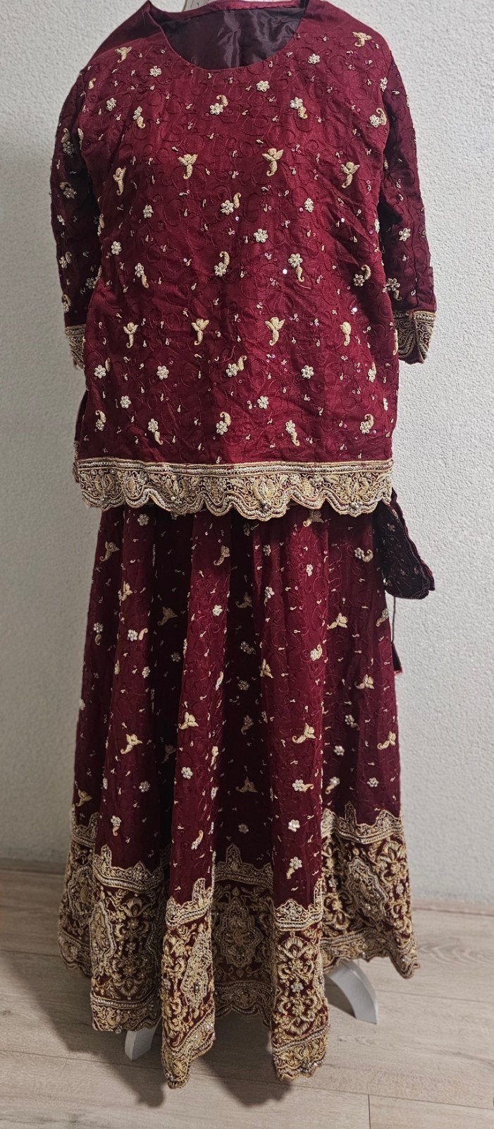 Traditionele Indiase/Pakistaanse Trouwjurk - Lehenga, Trouwjurk, Ophalen of Verzenden, Rood, Onbekend