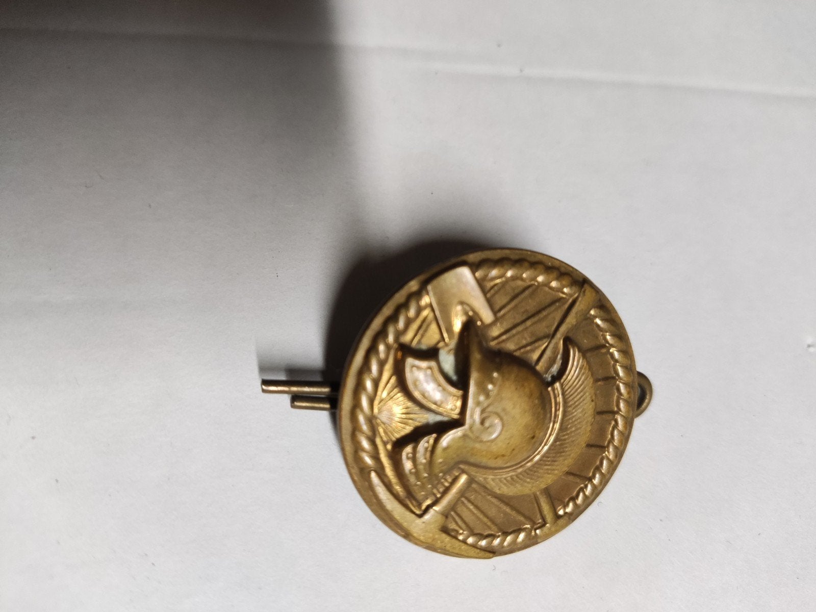 Pioniers schouderembleem met splitpen, Verzamelen, Ophalen of Verzenden, Landmacht, Nederland