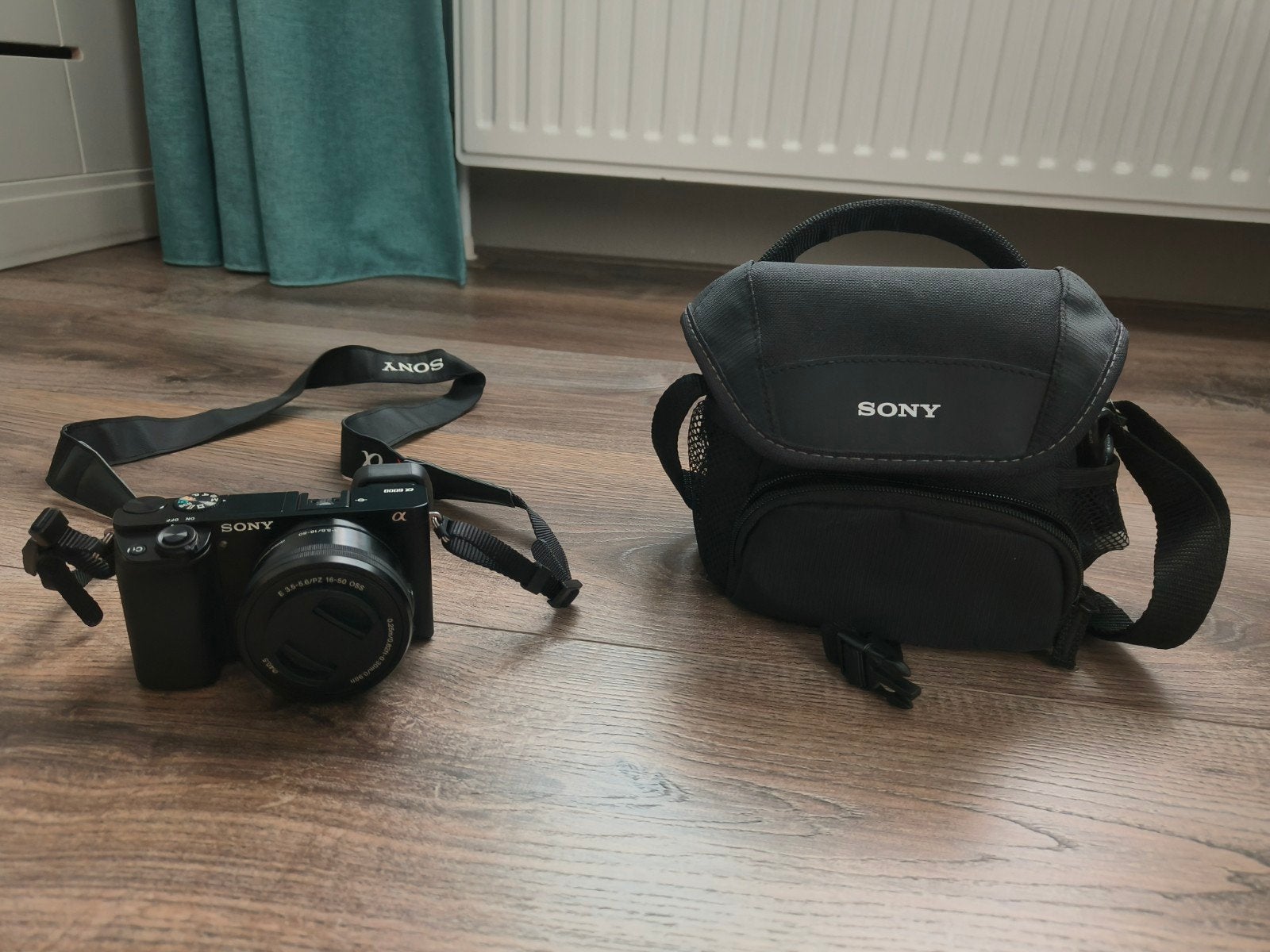 Sony Alpha A6000 Systeemcamera met 16-50mm lens, Audio, Tv en Foto, Ophalen of Verzenden, Zo goed als nieuw, Sony, Accu