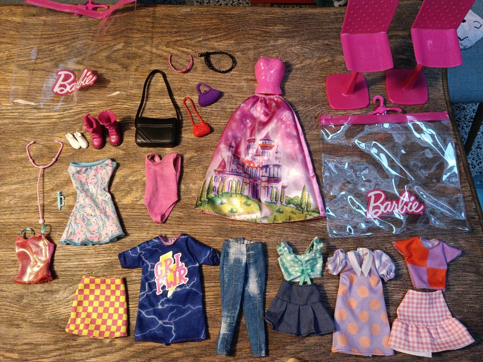 Barbies en Barbie accessoires kledingsets incl Ken, Ophalen of Verzenden, Barbie