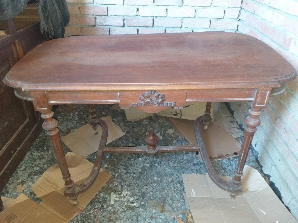 Tafel Louis XVI, Ophalen