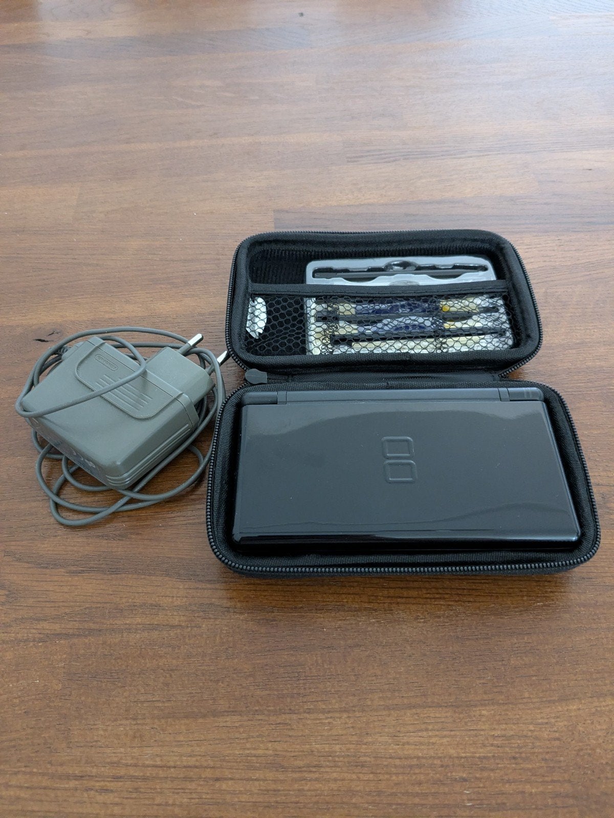 Nintendo DS Lite, Spelcomputers en Games, Gebruikt, Zwart, Ophalen of Verzenden, Met beschermhoes of tas